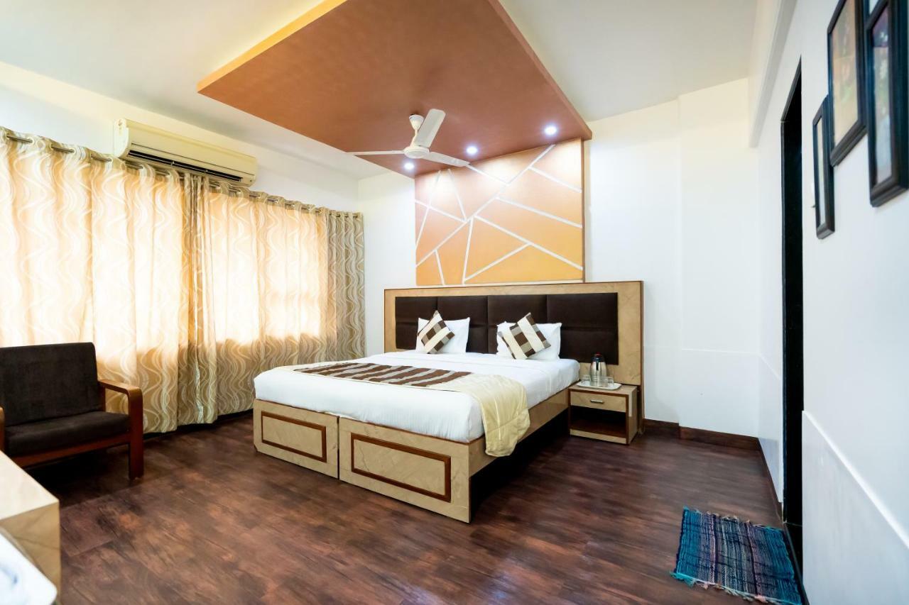 Hotel Mina International Mumbai Exteriör bild